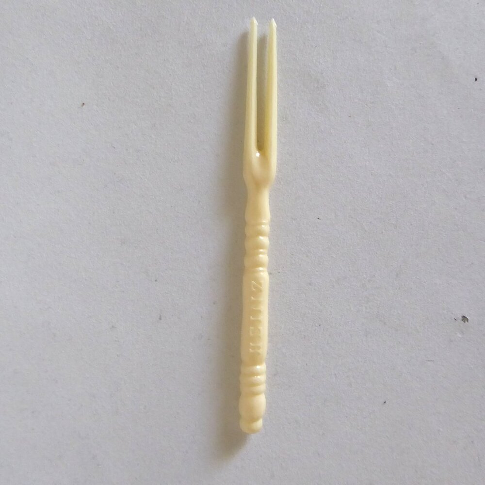 VINTAGE ANTIQUE 4.5” HEINZ BRAND PLASTIC HORS D’OEUVRES PICKLE JAR FORK PICK